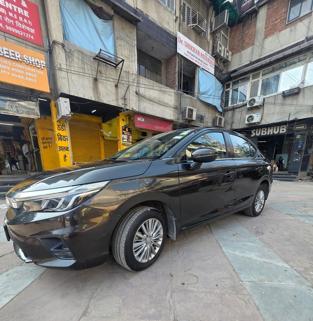 Honda City V MT Second-hand 2022 Honda City V MT for sale in New Delhi-3