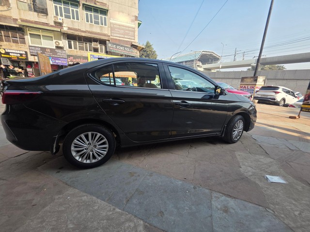 Honda City V MT Second-hand 2022 Honda City V MT for sale in New Delhi-6