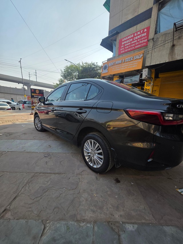 Honda City V MT Second-hand 2022 Honda City V MT for sale in New Delhi-4
