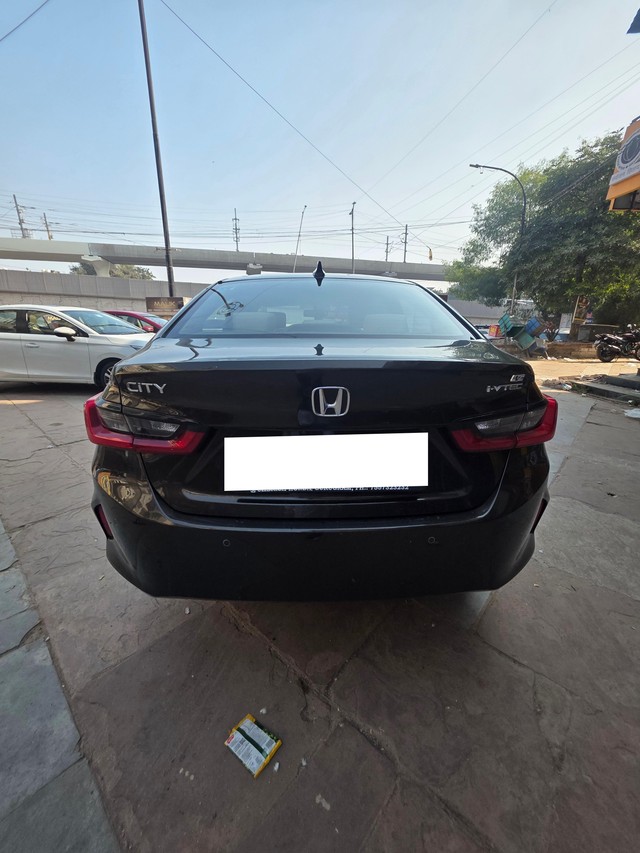 Honda City V MT Second-hand 2022 Honda City V MT for sale in New Delhi-1