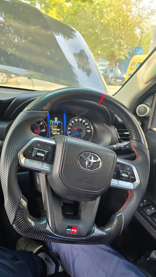 Second-hand 2018 Toyota Fortuner 2.8 4WD AT BSIV for sale in Gurgaon-6