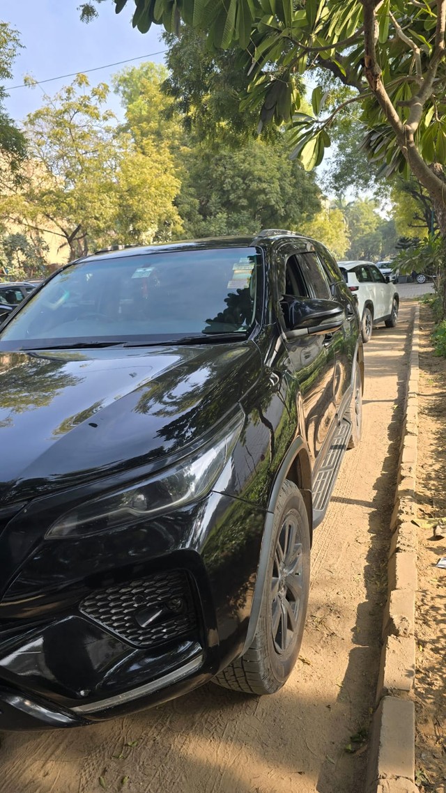 Second-hand 2018 Toyota Fortuner 2.8 4WD AT BSIV for sale in Gurgaon-4