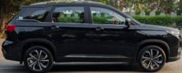 Second-hand 2024 MG Hector Plus Savvy Pro CVT 2023-2025 for sale in Gurgaon-1