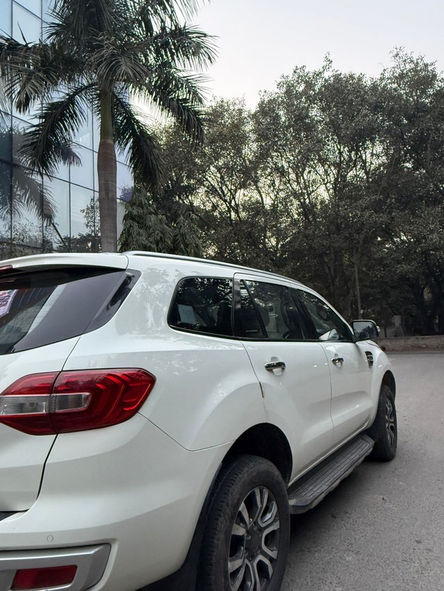 Second-hand 2019 Ford Endeavour Titanium Plus 4X2 for sale in New Delhi-2