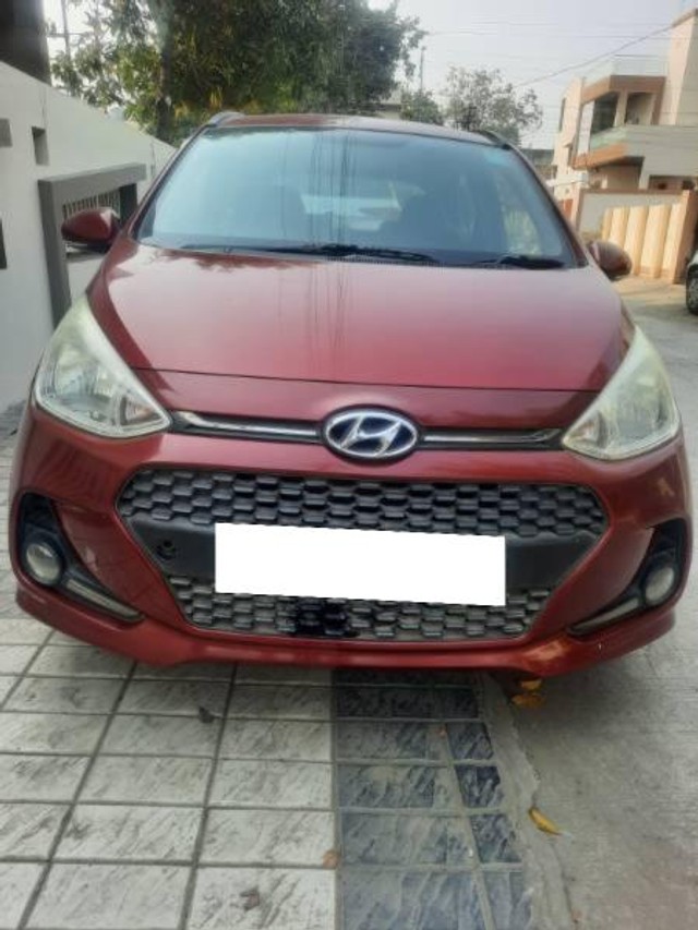 Second-hand 2017 Hyundai Grand i10 Magna AT for sale in Akola-2