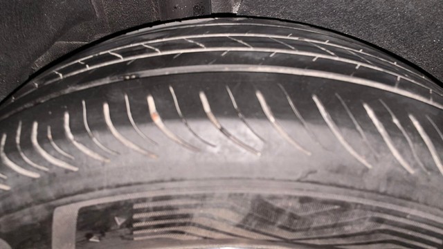 Second-hand 2022 Kia Carens Luxury Plus 6 STR Diesel for sale in Bangalore-29