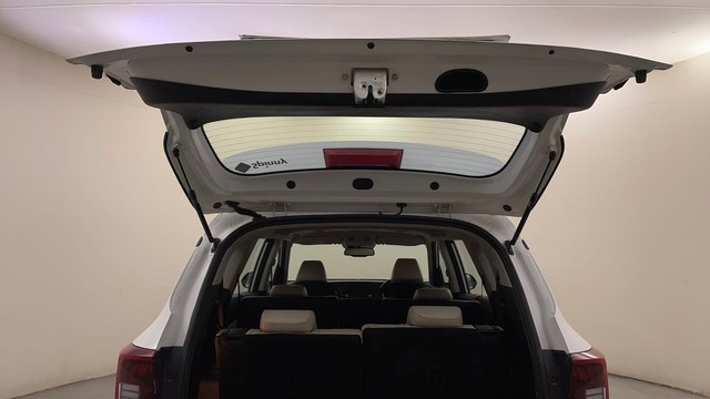 Second-hand 2022 Kia Carens Luxury Plus 6 STR Diesel for sale in Bangalore-36