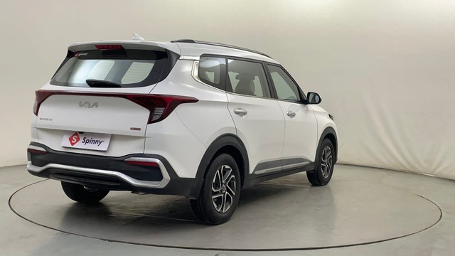 Second-hand 2022 Kia Carens Luxury Plus 6 STR Diesel for sale in Bangalore-3