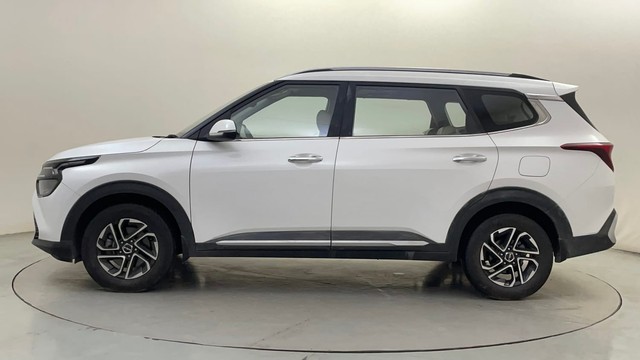 Second-hand 2022 Kia Carens Luxury Plus 6 STR Diesel for sale in Bangalore-6