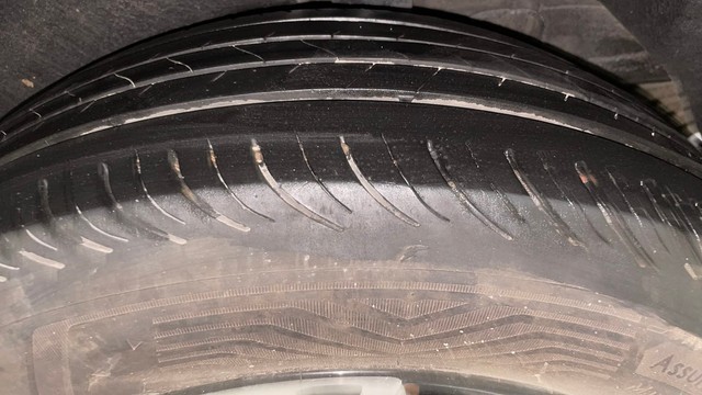 Second-hand 2022 Kia Carens Luxury Plus 6 STR Diesel for sale in Bangalore-33