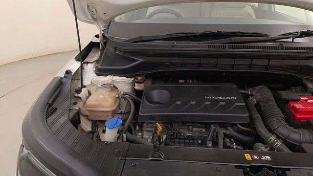 Second-hand 2022 Kia Carens Luxury Plus 6 STR Diesel for sale in Bangalore-39