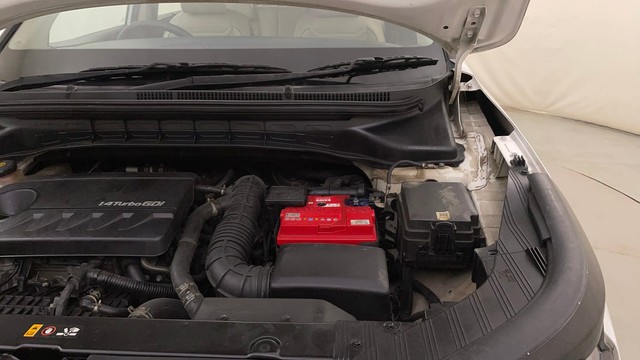 Second-hand 2022 Kia Carens Luxury Plus 6 STR Diesel for sale in Bangalore-40