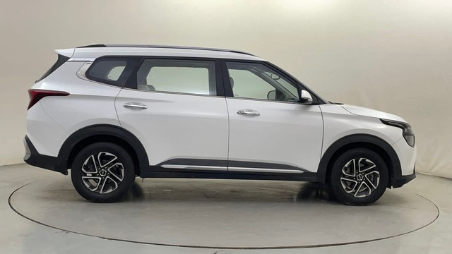 Second-hand 2022 Kia Carens Luxury Plus 6 STR Diesel for sale in Bangalore-2