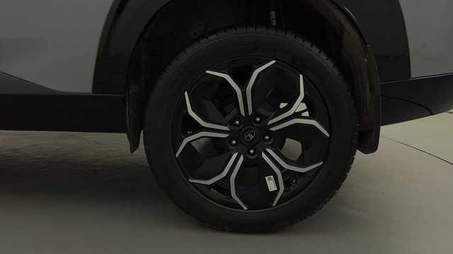 Second-hand 2025 Tata Curvv Accomplished S Diesel for sale in Bangalore-19