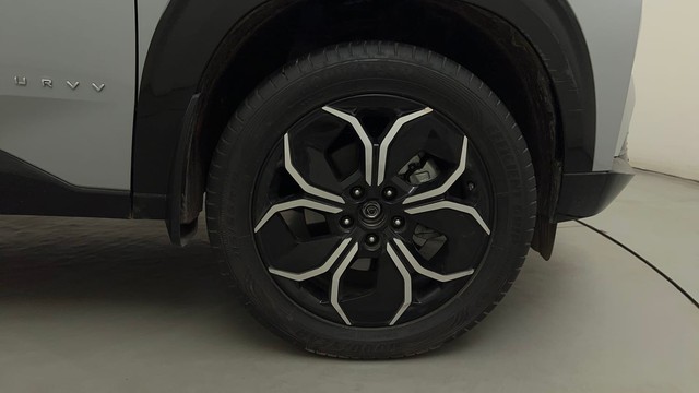 Second-hand 2025 Tata Curvv Accomplished S Diesel for sale in Bangalore-17