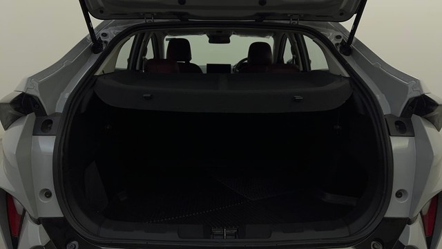 Second-hand 2025 Tata Curvv Accomplished S Diesel for sale in Bangalore-9