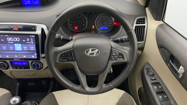 Second-hand 2013 Hyundai i20 Sportz 1.2 for sale in Bangalore-12