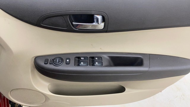 Second-hand 2013 Hyundai i20 Sportz 1.2 for sale in Bangalore-17