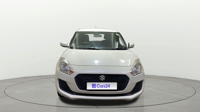 Second-hand 2019 Maruti Swift VXI AMT for sale in Surat-7