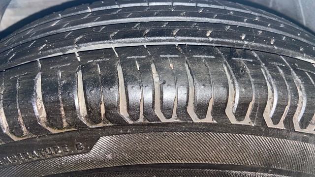 Second-hand 2019 Maruti Swift VXI AMT for sale in Surat-30