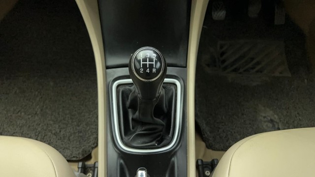 Second-hand 2021 Maruti Ciaz Petrol for sale in Ahmedabad-12