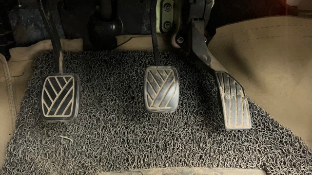 Second-hand 2021 Maruti Ciaz Petrol for sale in Ahmedabad-14