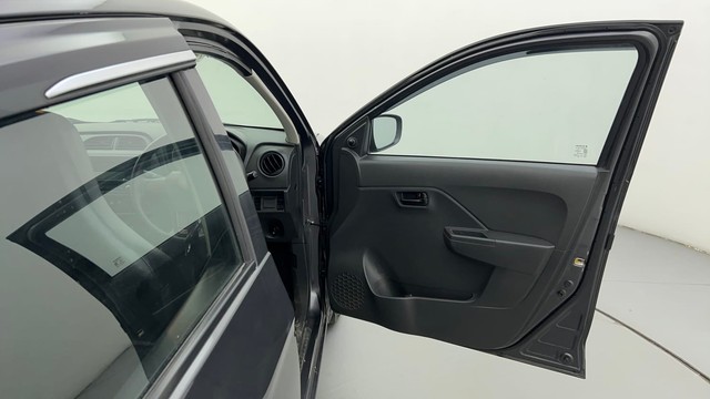 Second-hand 2023 Maruti Alto K10 VXI for sale in Ahmedabad-16