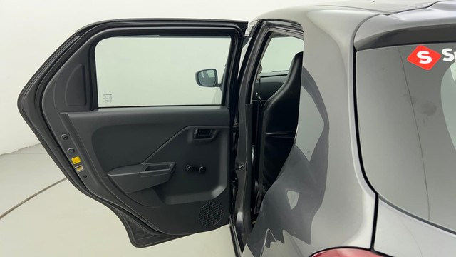 Second-hand 2023 Maruti Alto K10 VXI for sale in Ahmedabad-32