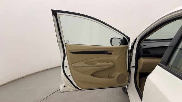 Second-hand 2011 Honda City S for sale in Pune-27