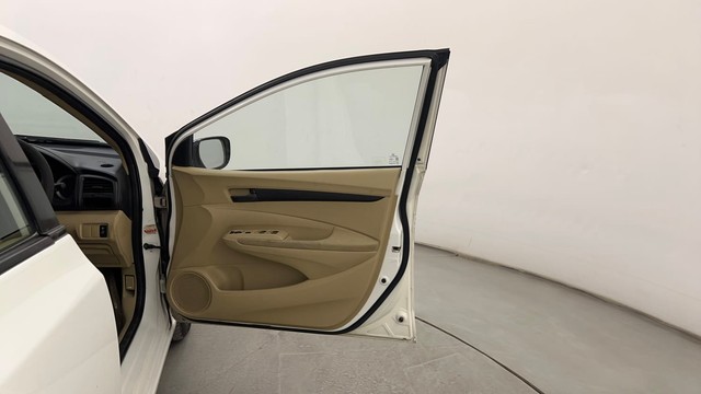 Second-hand 2011 Honda City S for sale in Pune-16