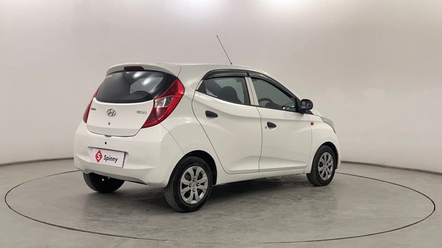 Second-hand 2016 Hyundai EON Magna for sale in Pune-3