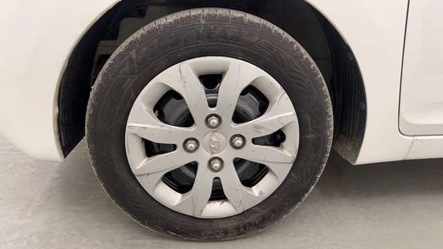 Second-hand 2016 Hyundai EON Magna for sale in Pune-20