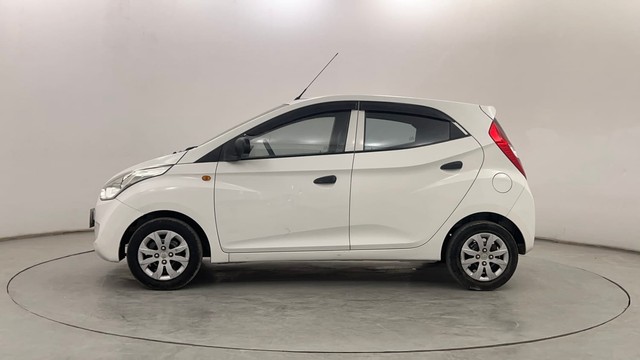 Second-hand 2016 Hyundai EON Magna for sale in Pune-6