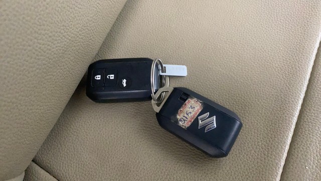 Second-hand 2017 Maruti Suzuki Swift Dzire AMT ZXI for sale in Gulbarga-3