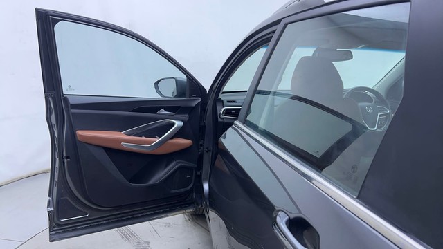 Second-hand 2022 MG Hector Plus 1.5 Turbo Sharp Pro 7 Str BSVI for sale in Hyderabad-24