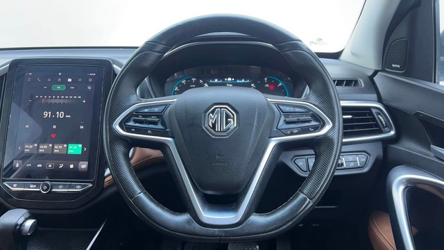 Second-hand 2022 MG Hector Plus 1.5 Turbo Sharp Pro 7 Str BSVI for sale in Hyderabad-39