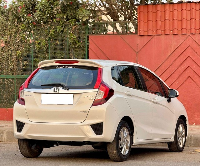 Second-hand 2017 Honda Jazz 1.2 V AT i VTEC for sale in Surat-8