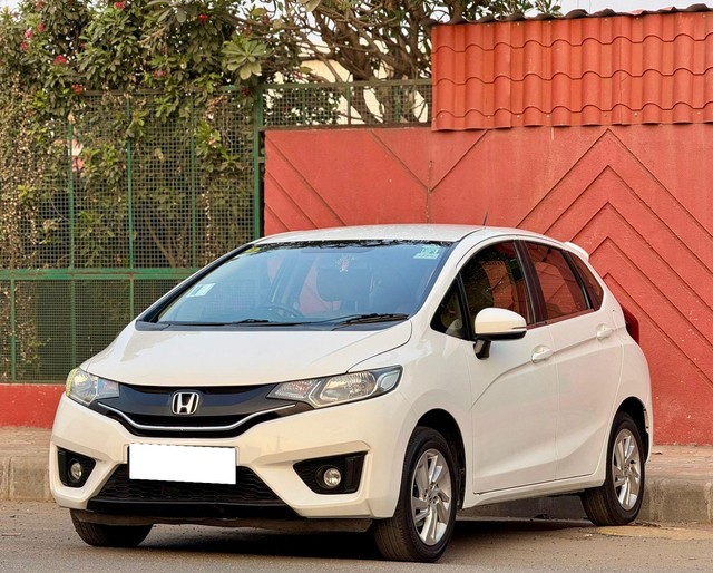 Second-hand 2017 Honda Jazz 1.2 V AT i VTEC for sale in Surat-4