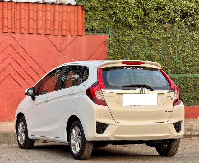 Second-hand 2017 Honda Jazz 1.2 V AT i VTEC for sale in Surat-9