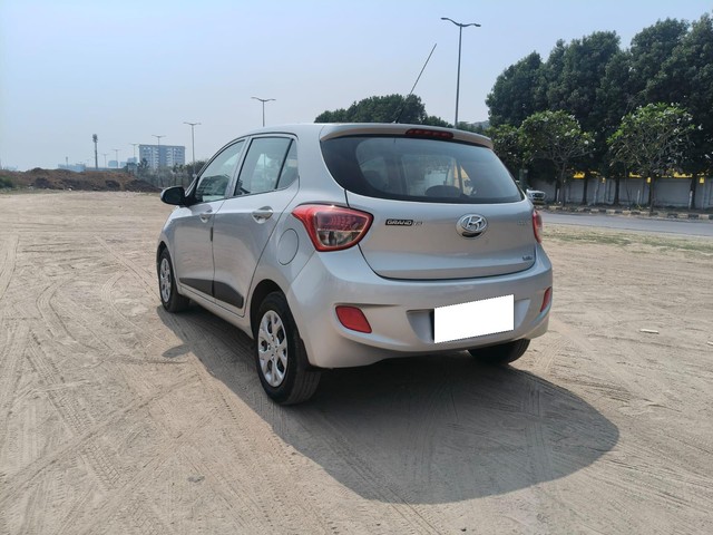 Second-hand 2016 Hyundai Grand i10 Magna for sale in Vadodara-9