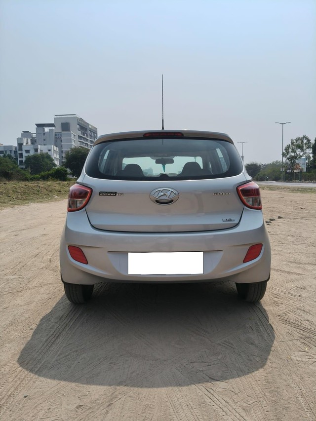 Second-hand 2016 Hyundai Grand i10 Magna for sale in Vadodara-2