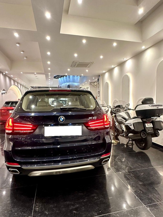 Second-hand 2019 BMW X5 xDrive 30d xLine for sale in New Delhi-7