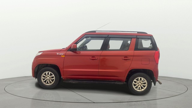 Second-hand 2017 Mahindra TUV 300 T8 AMT for sale in Bangalore-5