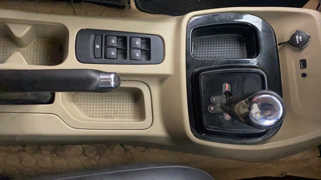 Second-hand 2017 Mahindra TUV 300 T8 AMT for sale in Bangalore-13
