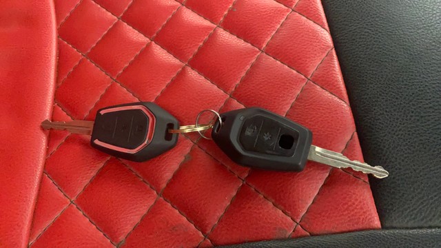 Second-hand 2017 Mahindra TUV 300 T8 AMT for sale in Bangalore-21