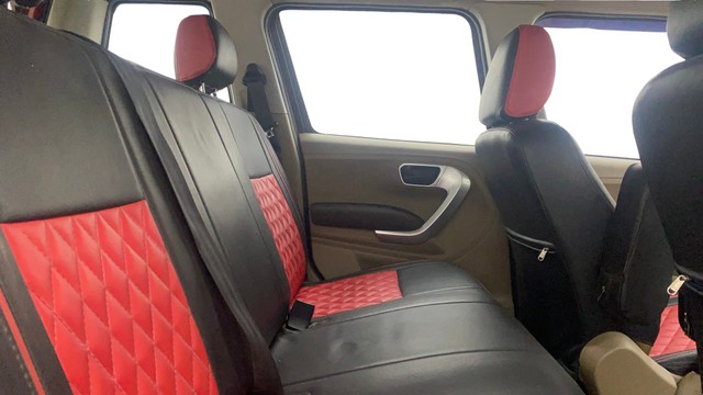 Second-hand 2017 Mahindra TUV 300 T8 AMT for sale in Bangalore-16