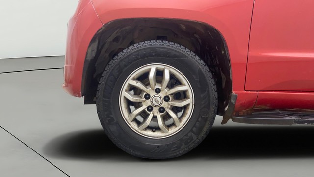 Second-hand 2017 Mahindra TUV 300 T8 AMT for sale in Bangalore-25