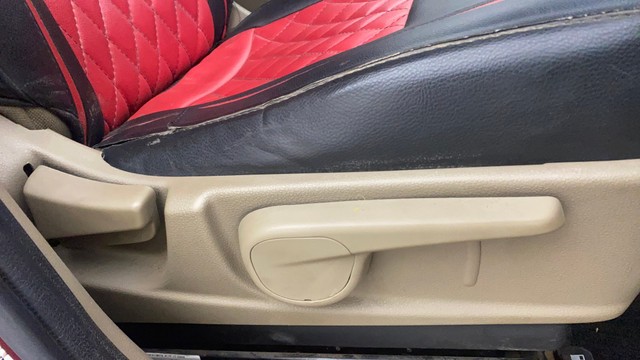 Second-hand 2017 Mahindra TUV 300 T8 AMT for sale in Bangalore-18