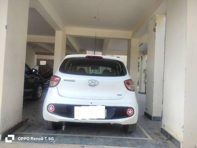 Second-hand 2019 Hyundai Grand i10 Magna CNG for sale in Zirakpur-3