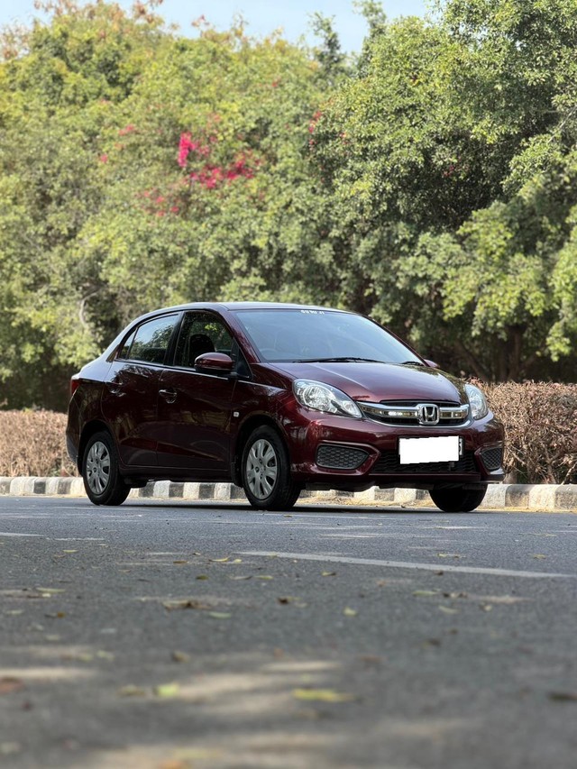 Honda Amaze S i-VTEC Second-hand 2017 Honda Amaze S i-VTEC for sale in New Delhi-4